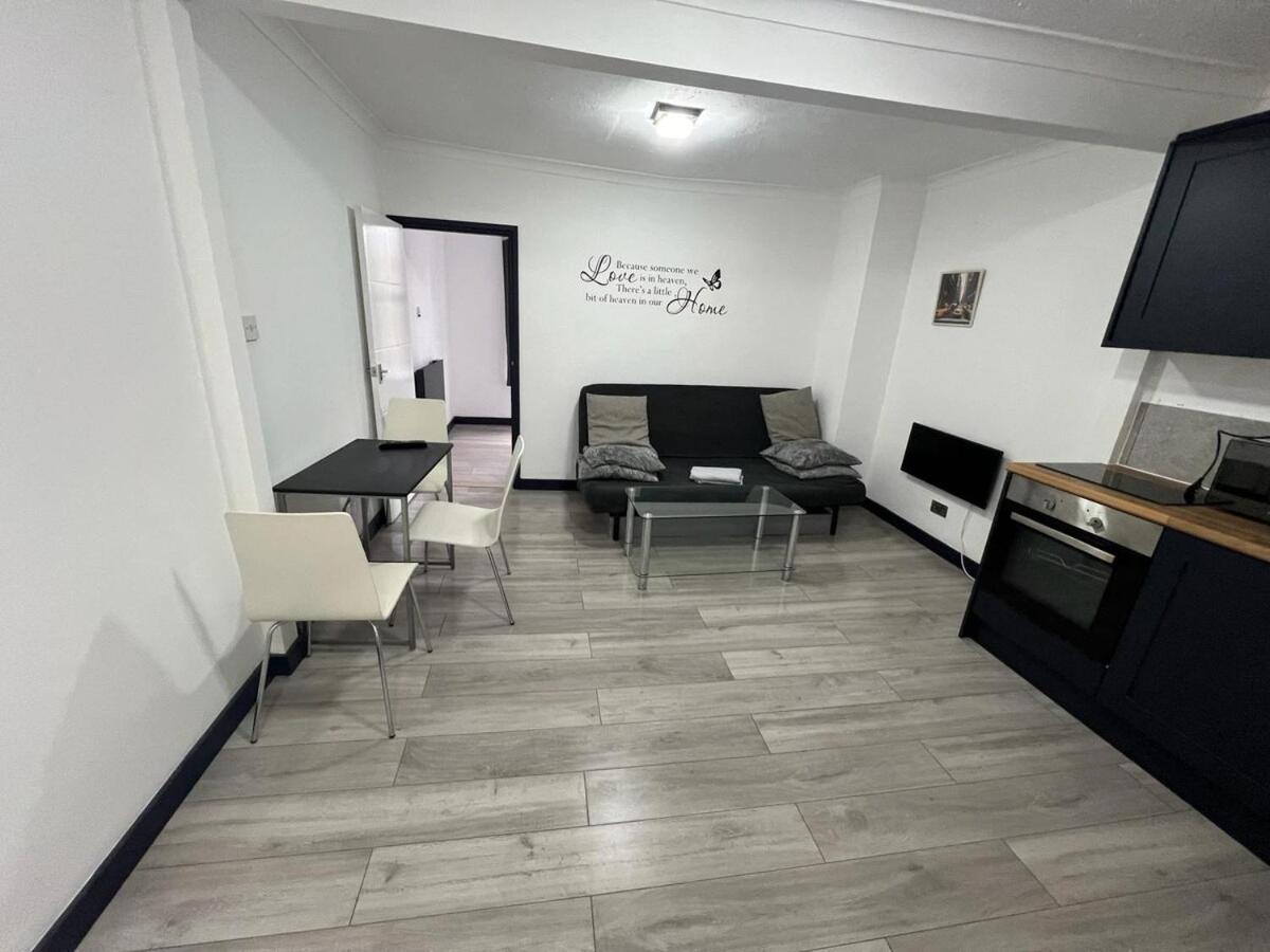 Cosy One Bedroom Flat Apartment *